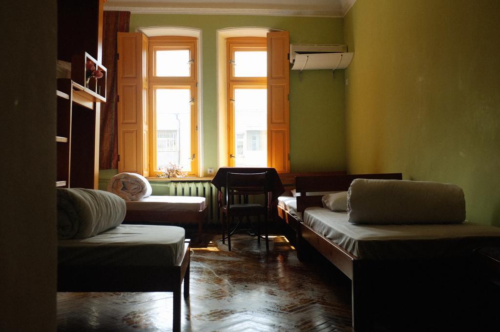Elementary Hostel Odessa Exterior foto